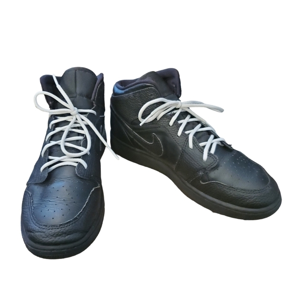 Nike Air Jordan 1 Mid GS Triple Black 554725-091 Basketball Sneakers (Youth 7) - Picture 2 of 10